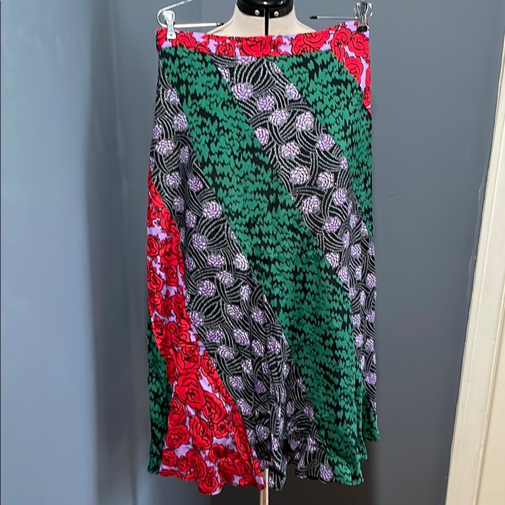 Maeve by Anthropologie Vibrant Red and Green A-Line Skirt Size-10 - Picture 3 of 7